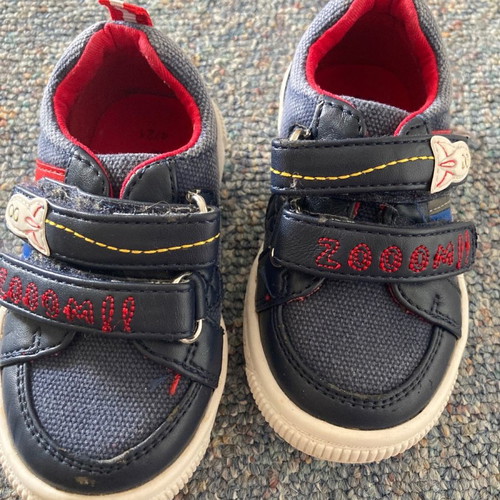 George kids shoes used, space theme, size 21