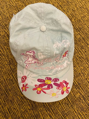 Children's hat like new