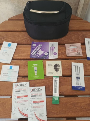 Vichy toiletry bag with 16 sample gifts used