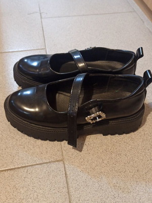 Mary Janes Luigi black patent leather creepers size 39 like new