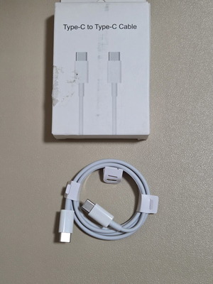 USB Type-C to USB Type-C cable for smartphones and laptops