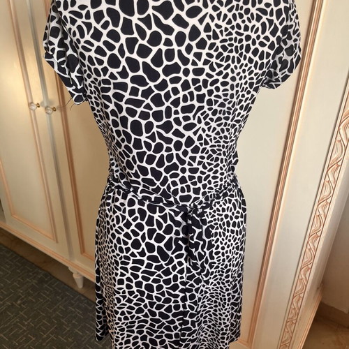 Dress animal print like new, one size, white and blue