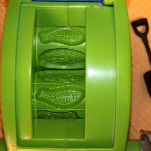 Hasbro 2013 Recycle Truck like new