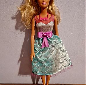 Barbie με φόρεμα Fashionistas