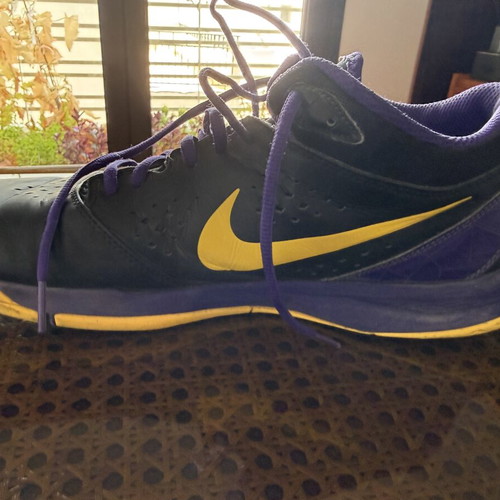 Nike basketball shoes used, size 45, black and yellow