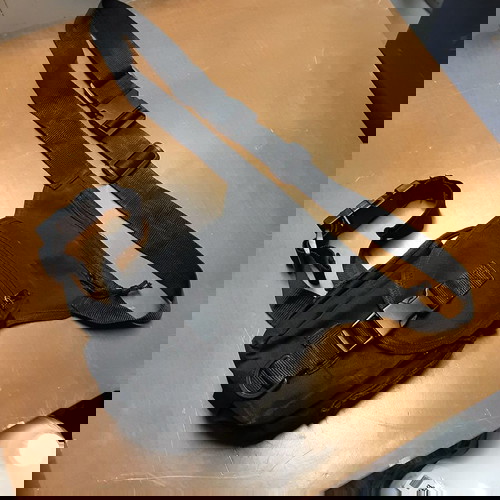 Τσαντάκι μέσης μηρού αντρικό μεταχειρισμένο, μαύρο