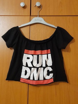 Run DMC crop top with print like new, black, XS