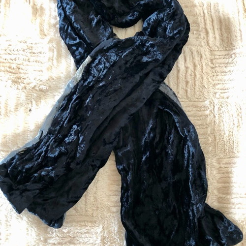 Velvet boho scarf 2 ways like new, black and gray