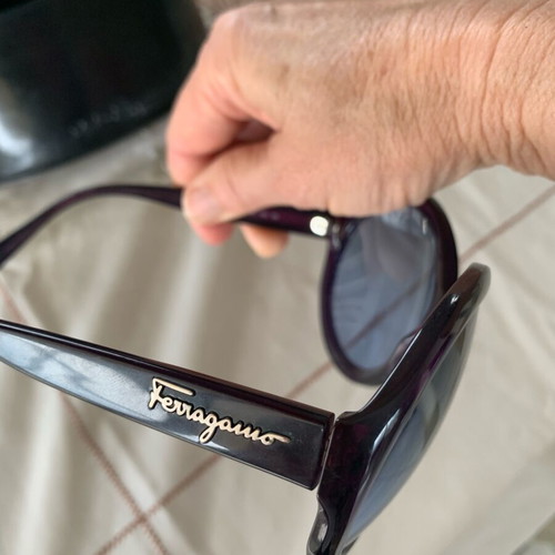 Salvatore Ferragamo sunglasses like new, black