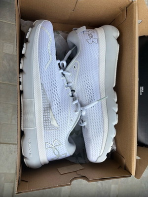 under armour παπούτσια