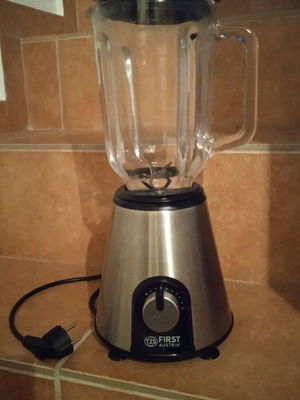 Μπλέντερ First Austria 1000W σαν καινούργιο με γυάλινη κανάτα 1,5 λίτρα