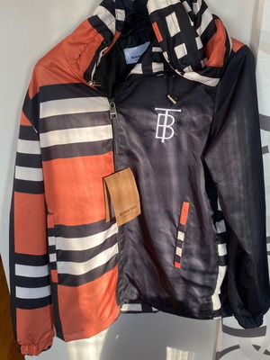 Burberry μπουφάν καινούργιο, μέγεθος L-XL, μαύρο