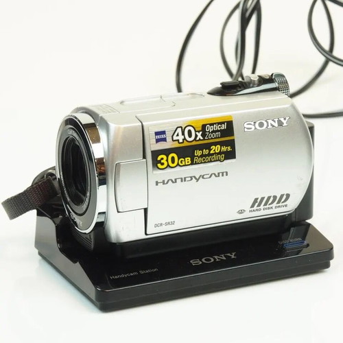 Sony Handycam DCR-SR32 with original docking station, 30GB HDD, Carl Zeiss lens, vintage Y2K