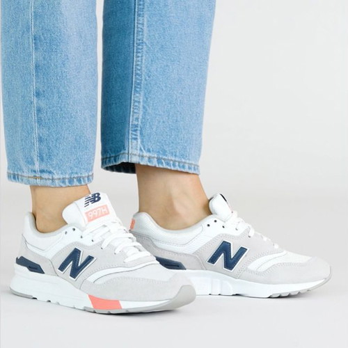 New Balance athletic shoes new in box, size 37.5, white and blue