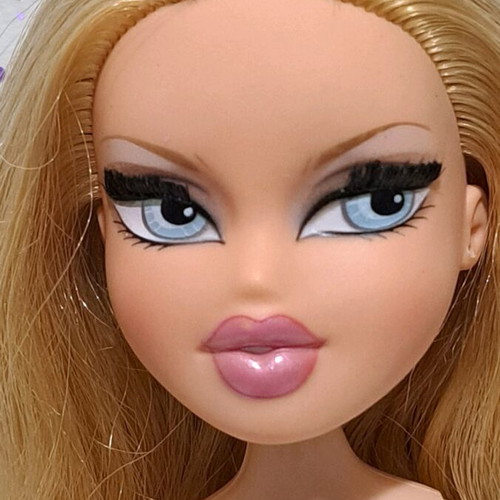 Bratz The Movie Cloe doll used with flaws