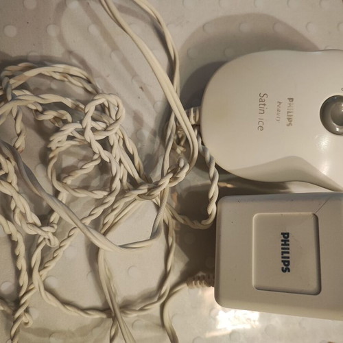 Philips Satin Ice body hair removal device like new with ice attachment