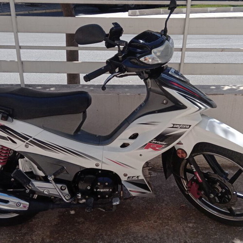 Daytona Sprinter 125 like new, 21cc, white moped