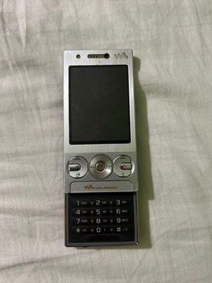 Sony Ericsson τηλέφωνο μεταχειρισμένο για ανταλλακτικά