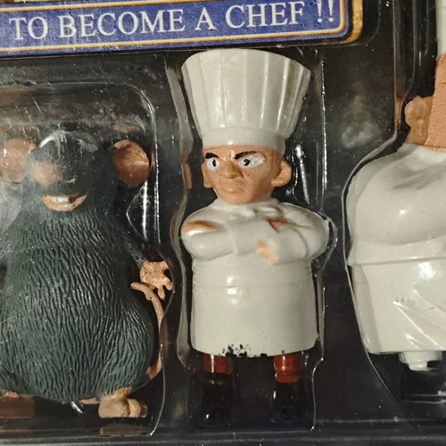 Ratatouille Disney figure set like new, collectible