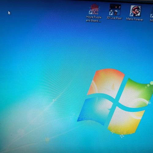 Hp laptop used with broken screen for multimedia and basic tasks