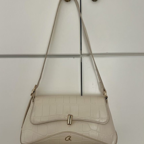 Axel shoulder bag in ivory with croco texture