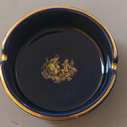 Ket.e. ashtray 24 carat like new, gold with 2 small rests