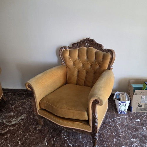 Baroque vintage capitonne armchair with carved wood frame