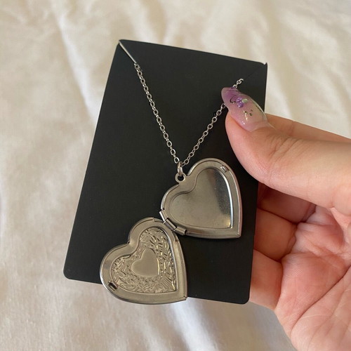 Steel locket pendant that opens new, silver color