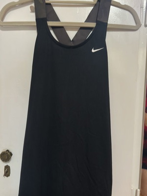 Nike αθλητική μπλούζα καινούργια, XS-S, μαύρο και πράσινο