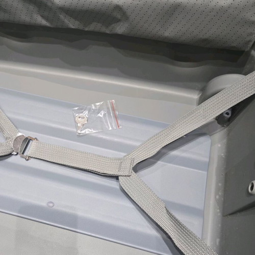 Large Zepter suitcase like new, gray