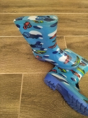 Boy's galotses size 28 like new