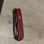 Victorinox Outrider Swiss Army Knife like new, red, 14 functions