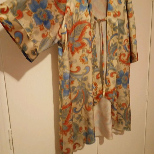 Kimono robe asymmetrical satin like new, multicolored