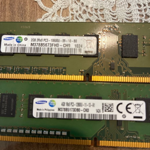 Dimms DDR3 memory 6Gb used, 2 Dimms 4 and 2 Gb
