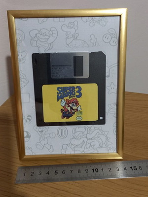 Decorative frame with Super Mario Bros 3 floppy disk new