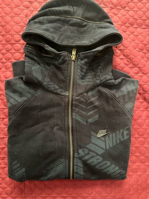 Nike φούτερ για 8-10 χρονών σαν καινούργιο, μαύρο