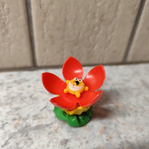 Kinder figure