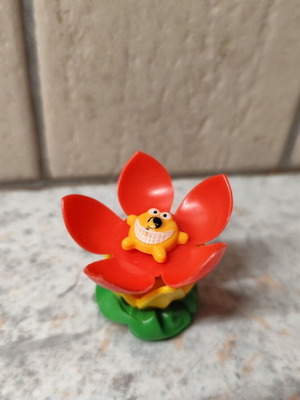 Kinder figure
