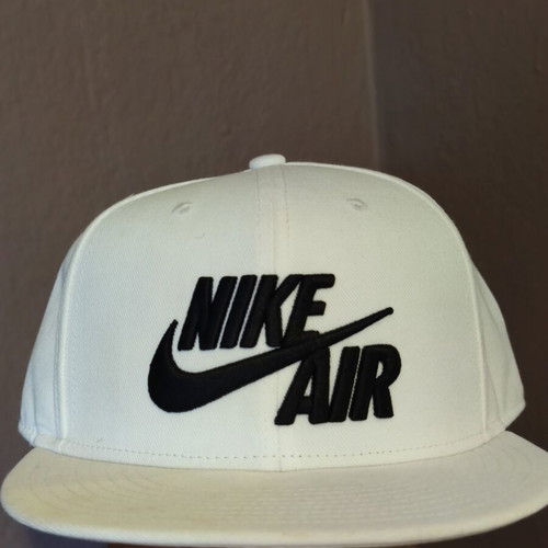 Nike Air cap with flat brim like new