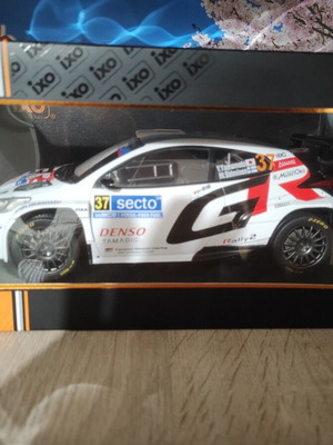 Toyota Yaris GR WRC модел 1/18 от ixo