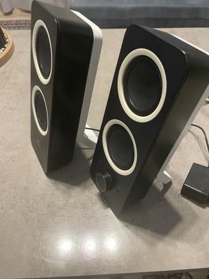 Logitech Z200 computer speakers like new, 5W black