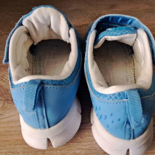 Παιδικά παπούτσια Nike αθλητικά μεταχειρισμένα, νούμερο 33, τιρκουάζ και άσπρο