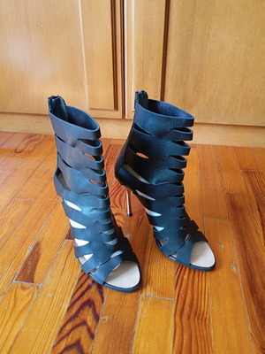 Leather boots Tsakiris Mallas black like new, size 37