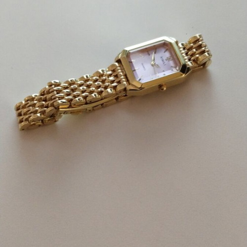 Quarts women's watch gold color like new