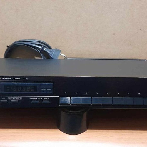 Luxman T-111L Stereo AM/FM Tuner used, vintage Japan