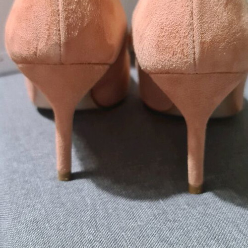Zara suede pumps like new, narrow fit, size 39, pink