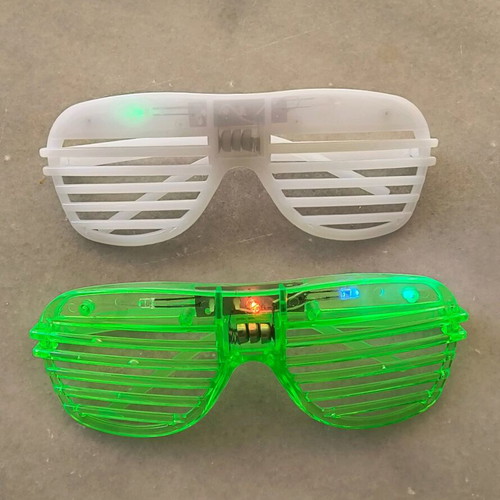 Carnival glasses with disco rhythmic lights, pack of 2 like new