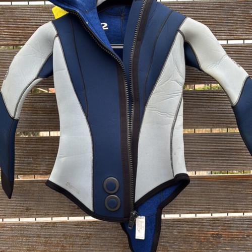 Mares 5mm women's two-piece wetsuit used XS