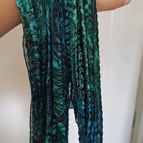 Bijou Brigitte scarf new in petrol-emerald with paisley pattern