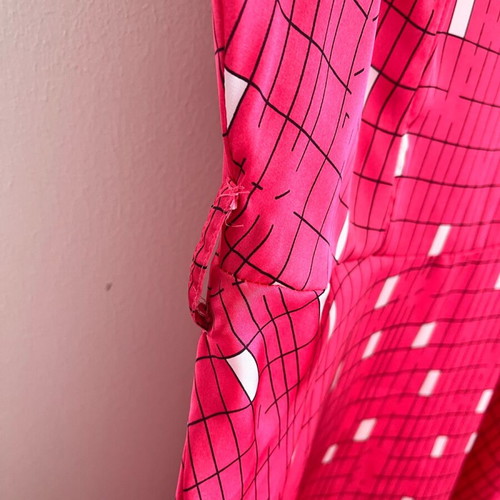Darling L dress new pink with geometric patterns
